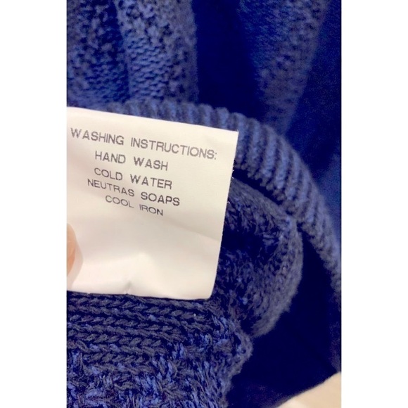 Riscatto mens V neck sweater large navy  like new - Picture 5 of 5